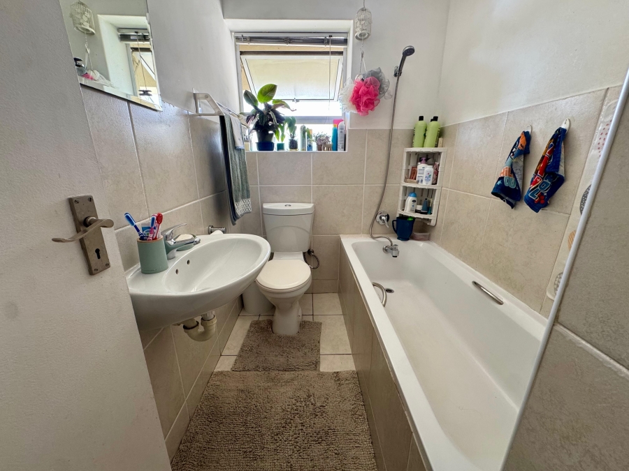 To Let 2 Bedroom Property for Rent in Melkbosstrand Central Western Cape